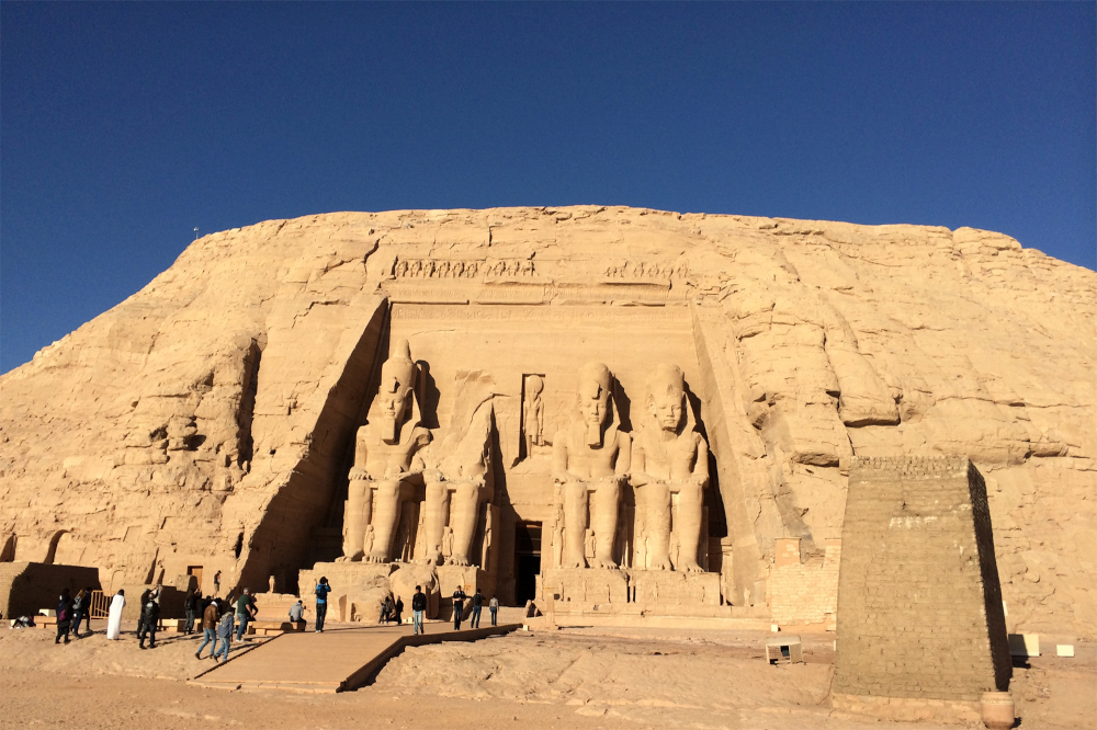 Entrée principale du temple d'Abou Simbel