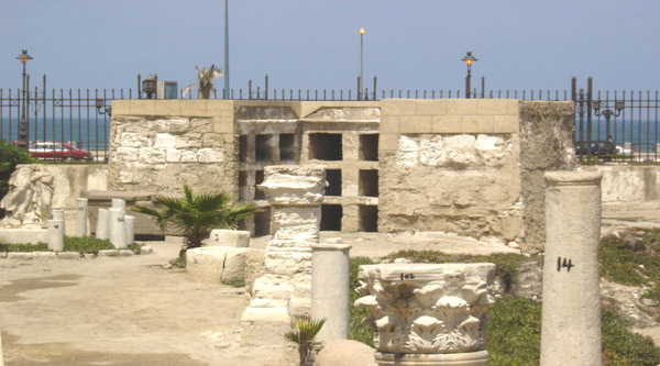 Principal tomb at Kom el-Shuqafa catacombs