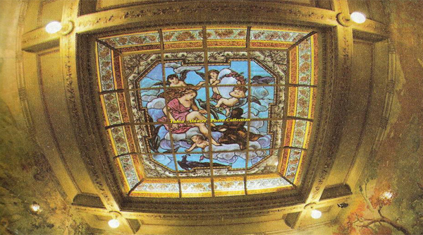 
Bellissimo soffitto nel museo