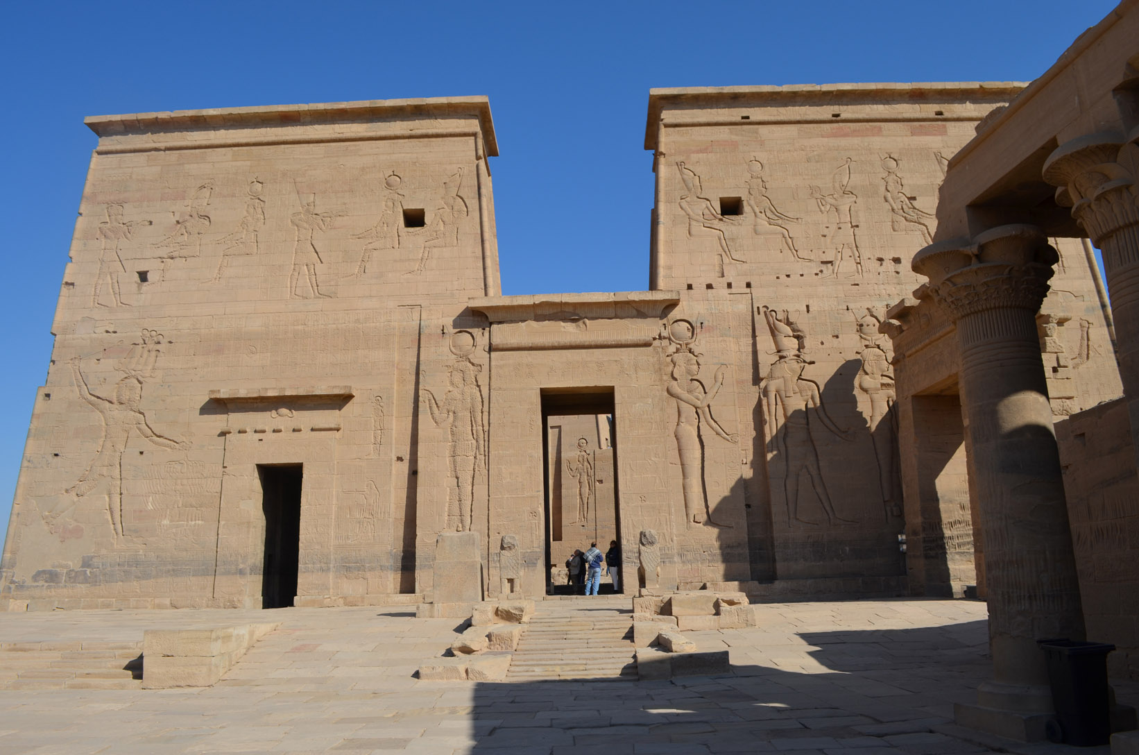 Isis temple main pillions 