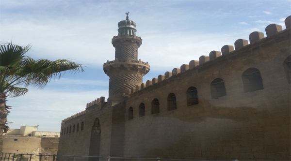 Minarete de la mezquita de Al-Nasir Muhammad y muro exterior 