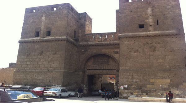 Bab al-Naser