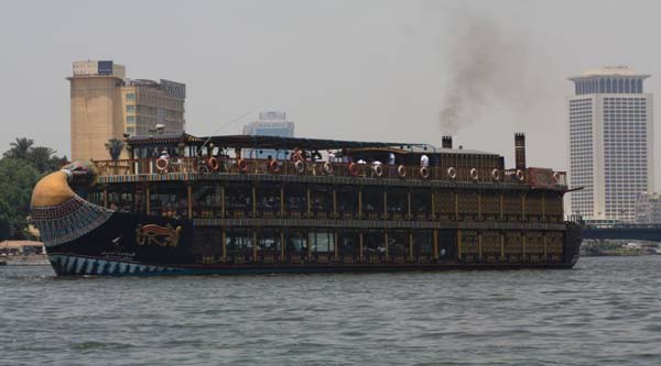 
Evening Nile cruise with dinner in Cairo