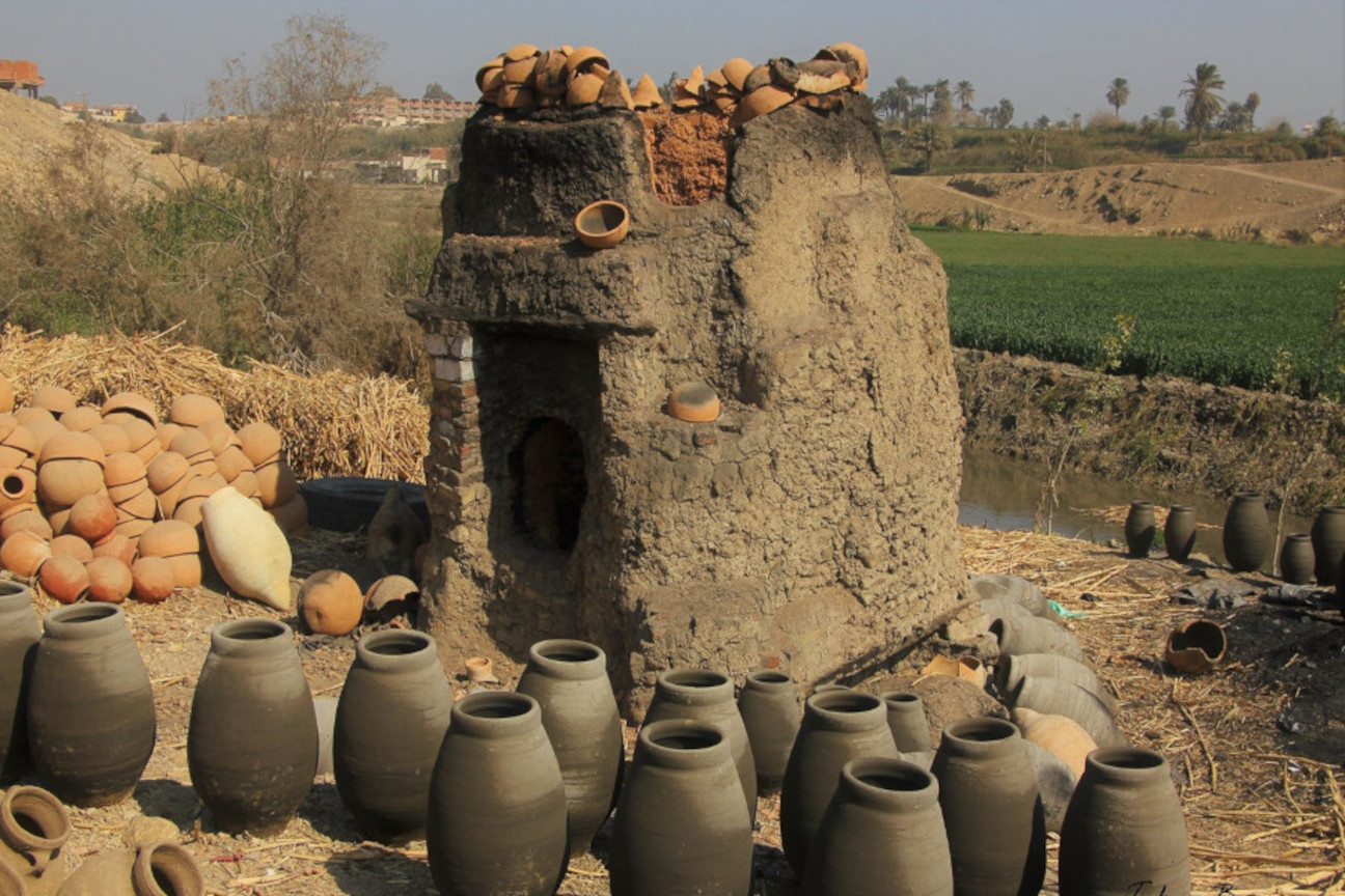 
El Nazla pottery village