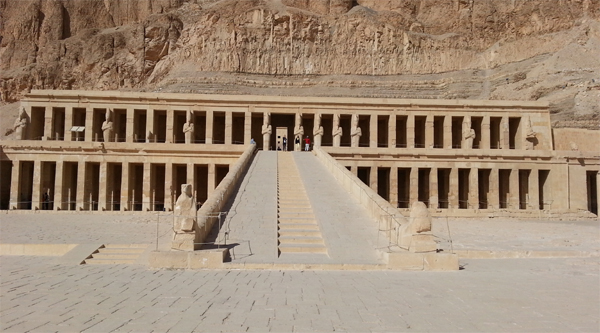 Tempio della regina Hatshepsut di Deir el Bahari. 