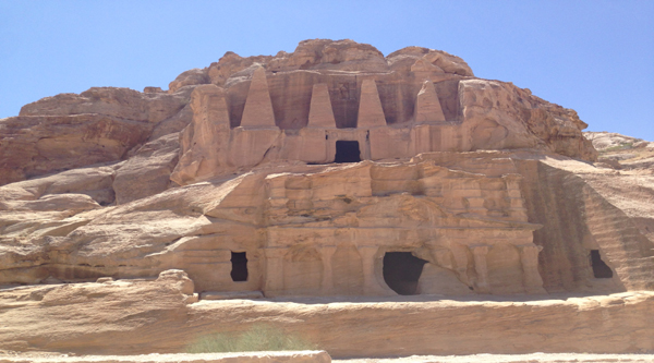 
Tumbas excavadas en la roca en Petra