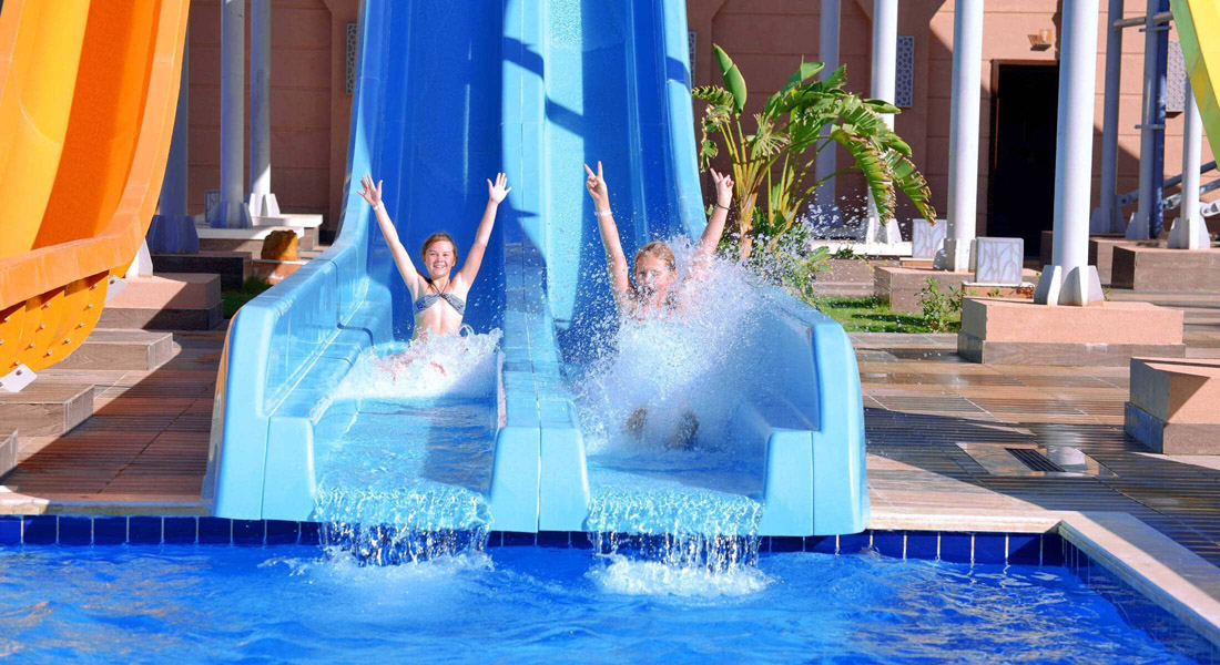 Scivoli per bambini del parco acquatico a Sharm El Sheikh 