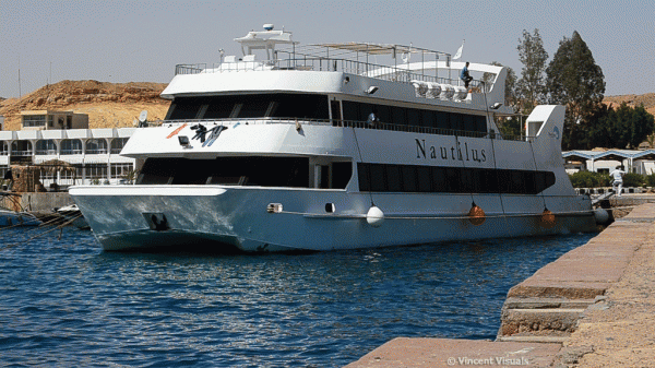 Crociera di lusso sul mare in catamarano Nautilus a Sharm el Sheikh