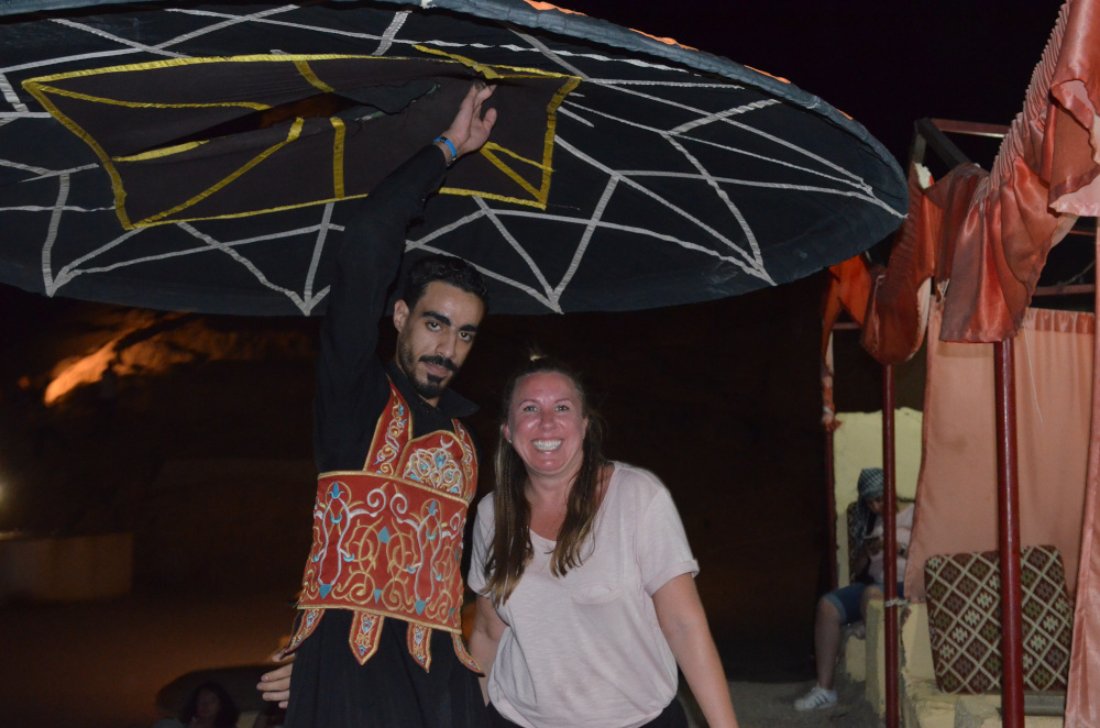 Spectacle de Tanura lors d'un voyage d'observation des étoiles 