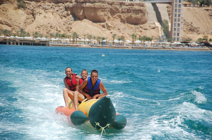 Activité nautique en bateau banane 