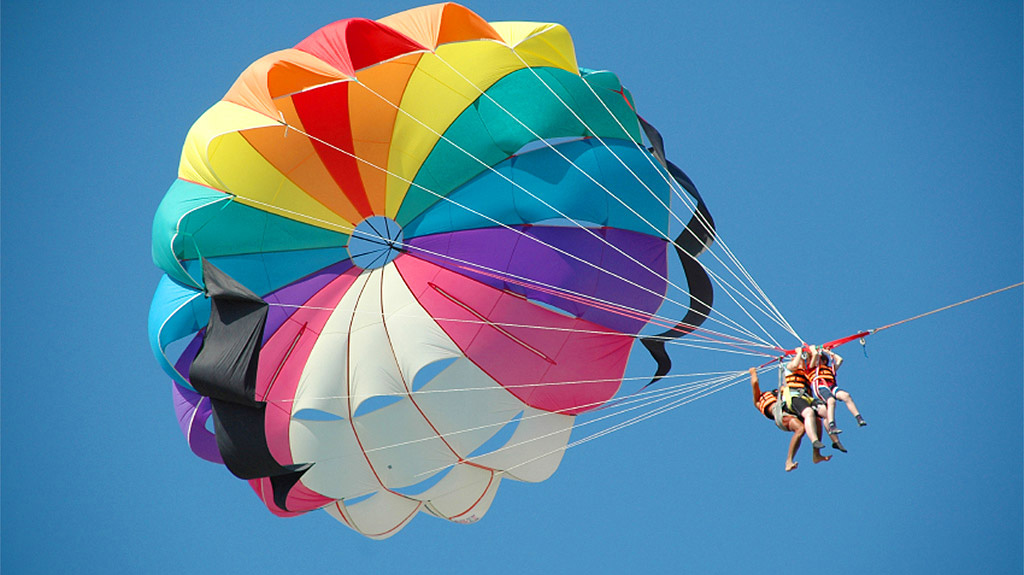 Parasailing a Sharm el Sheikh