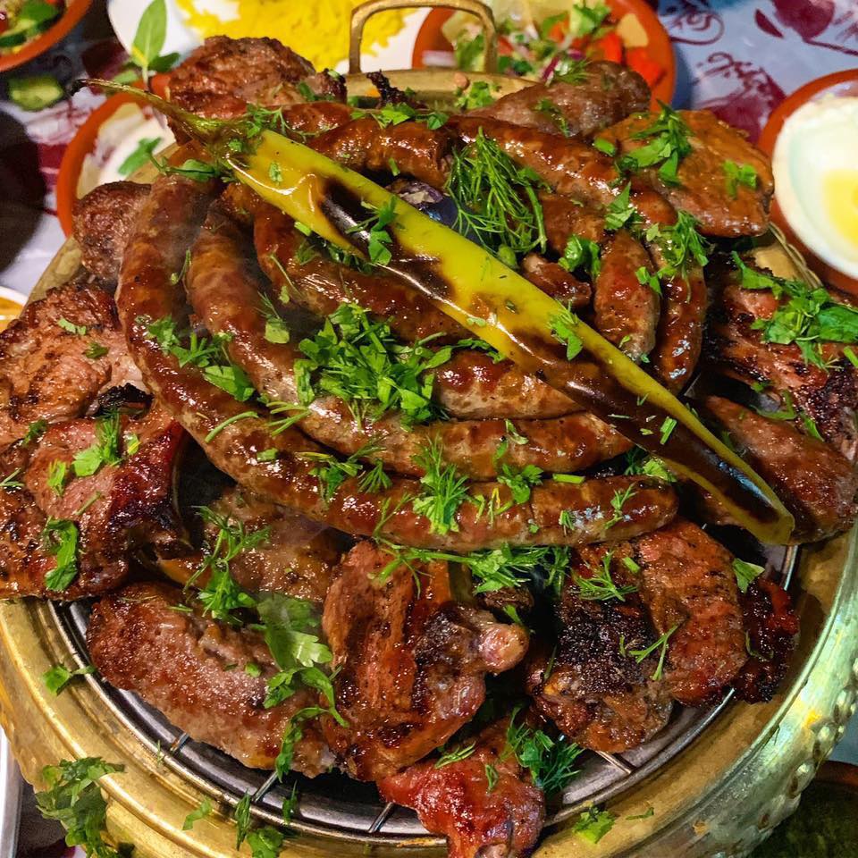 Assiette de grillades mixtes égyptiennes
Aubergine frite égyptienne traditionnelle