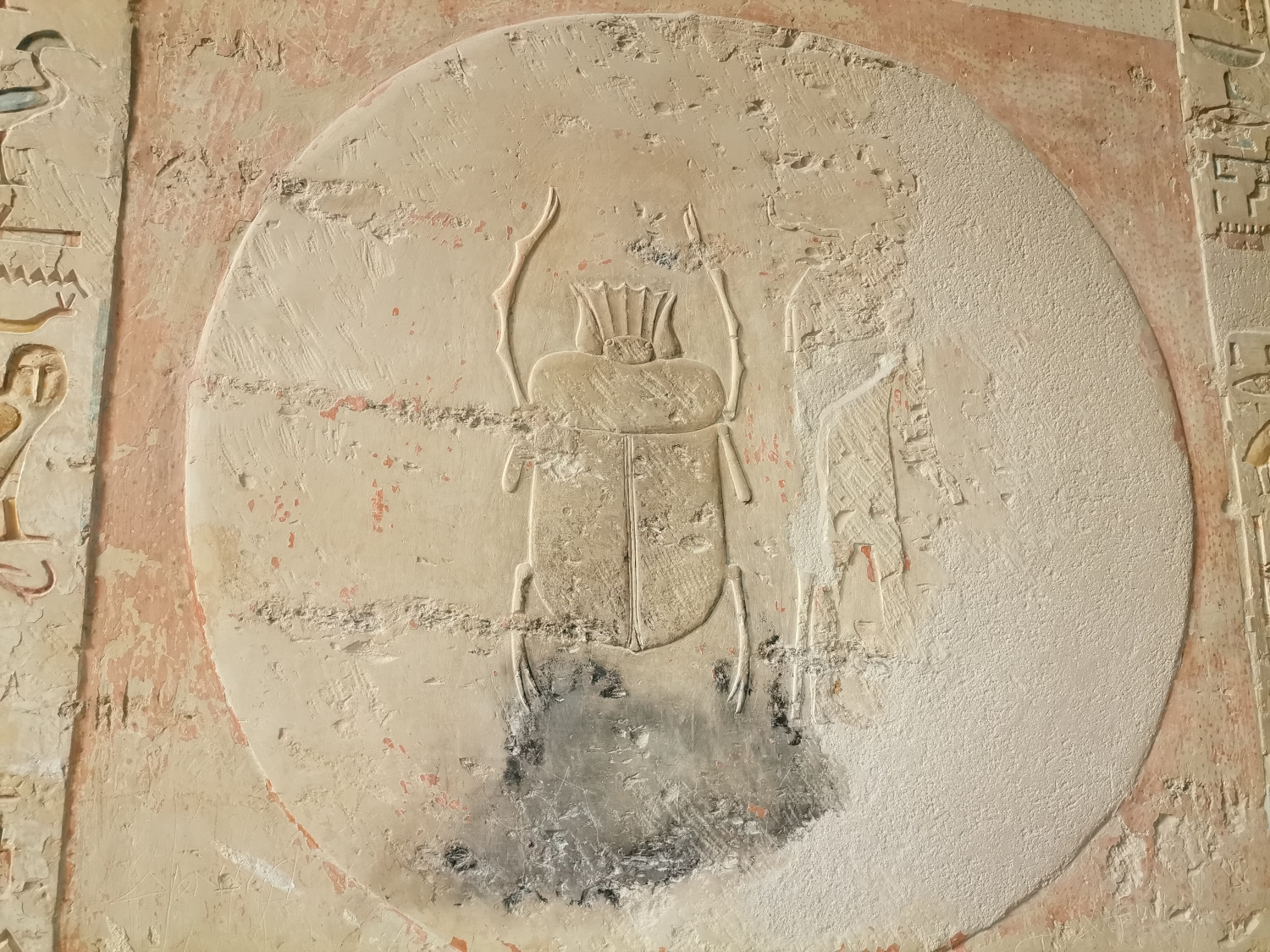 
Скарабей на стене одной из гробниц в Долине царей