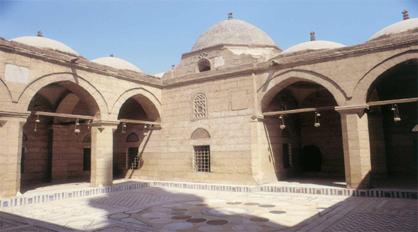 Patio interior de la mezquita Sulayman Pasha en la Ciudadela