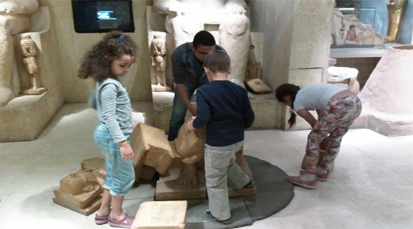 Building a statue of pharaoh in the Children's museum