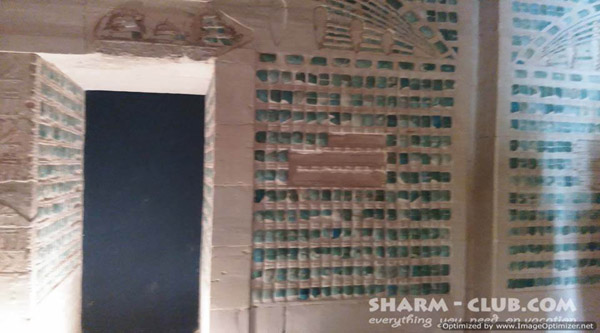 
Panel de loza azul del templo funerario de Zoser