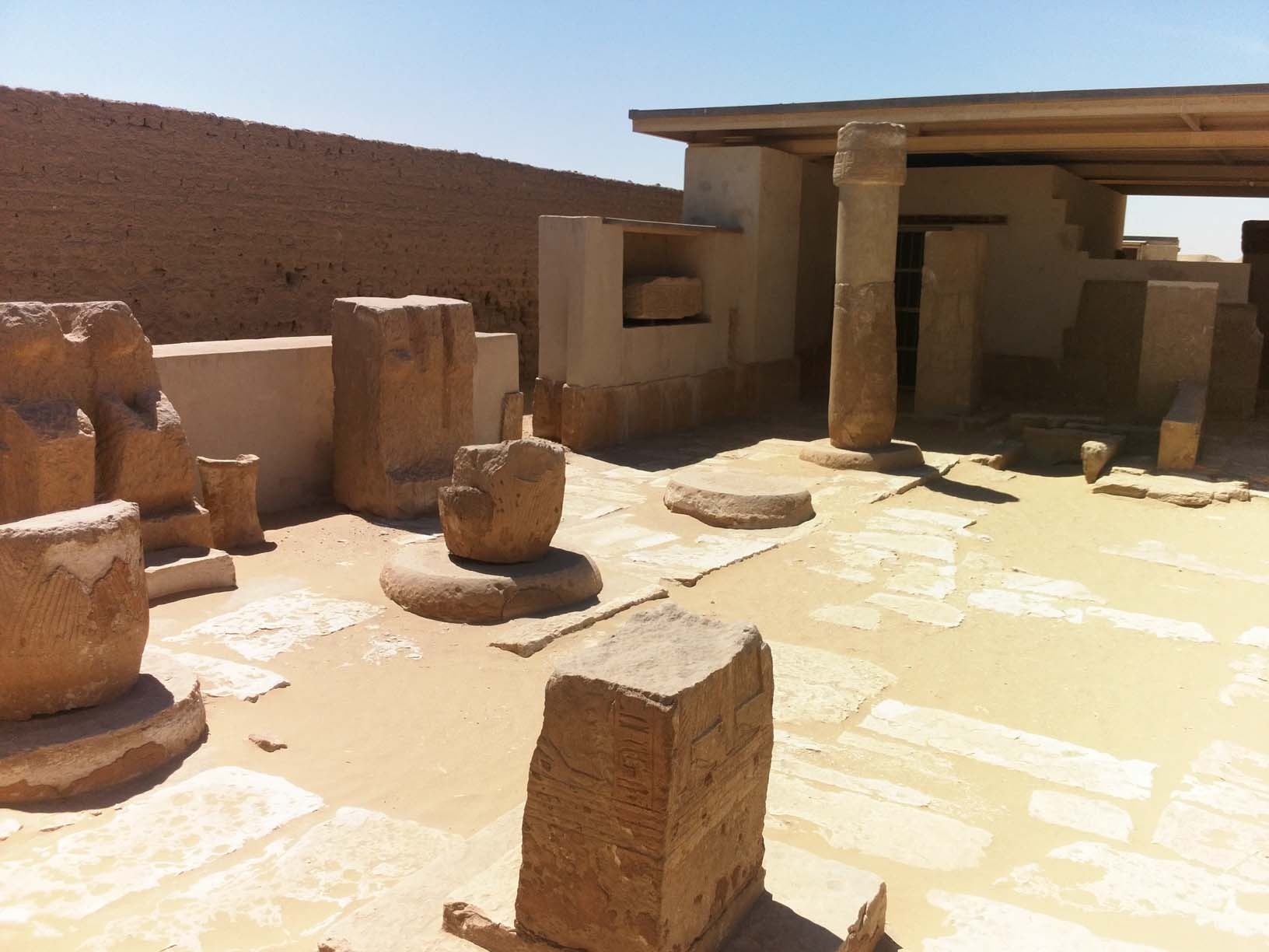 
Tumba de Tia en Saqqara